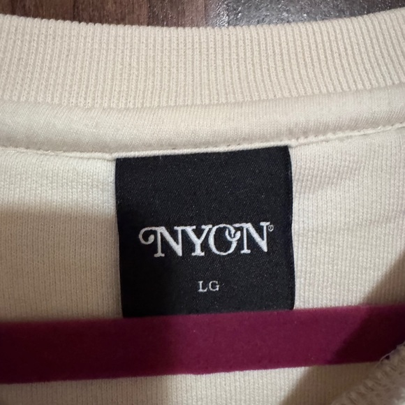 Cream 'New York or Nowhere' Crewneck Sweatshirt - Picture 3 of 5